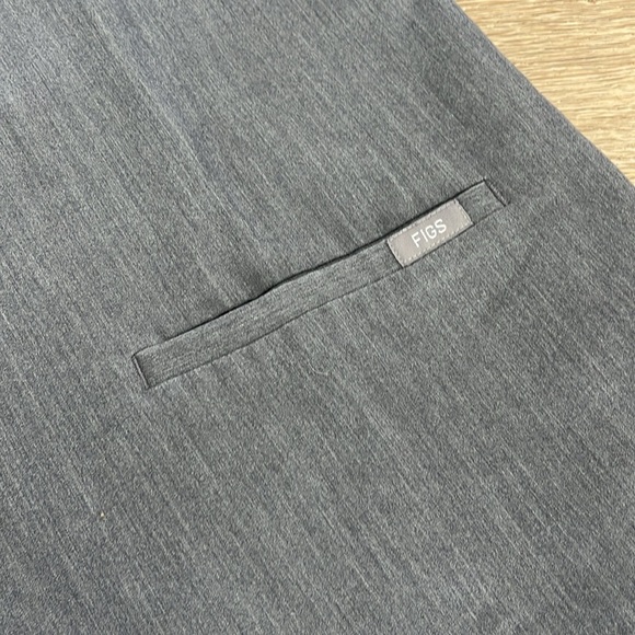 FIGS Casma Three-Pocket Scrub Top‎ Heather Denim Women's Small (Limited Edition) - Picture 6 of 11